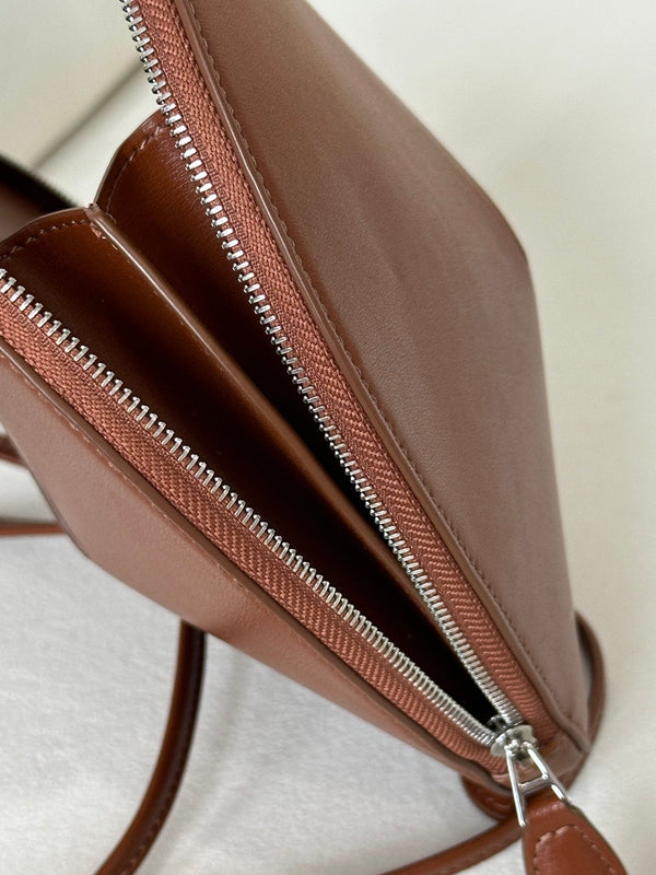 LE COEUR BAG 21 IN UMBER BROWN CALFSKIN