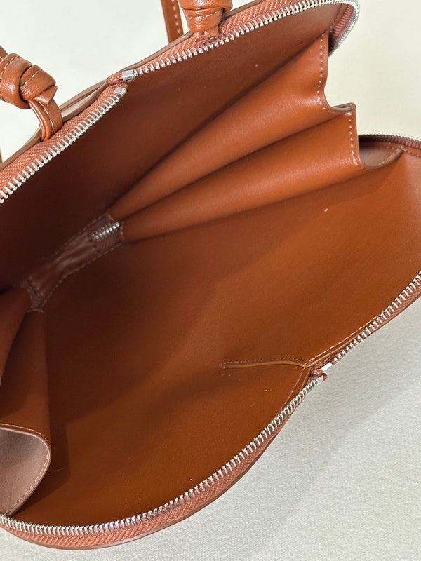 LE COEUR BAG 21 IN UMBER BROWN CALFSKIN