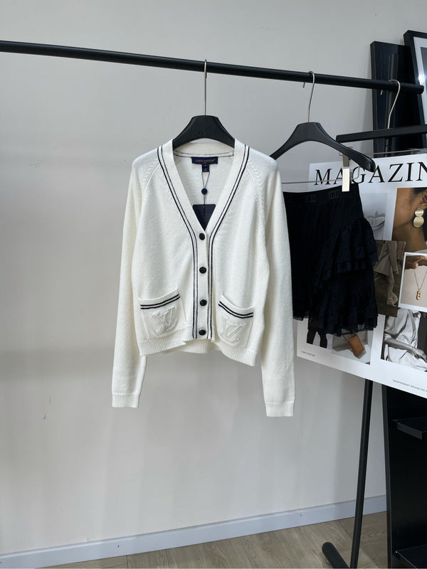 LV Pocket Patch Letter V-neck Cardigan in White Wool and Cashmere 285515