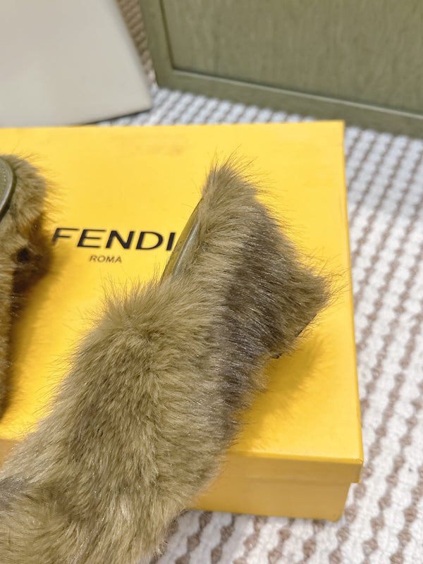Fendi Fur Slip-On Moss Green Rabbit Fur 568918