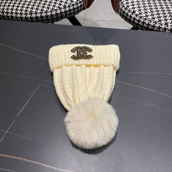Chanel Knitted Beanie Cream in Fibrous 979986
