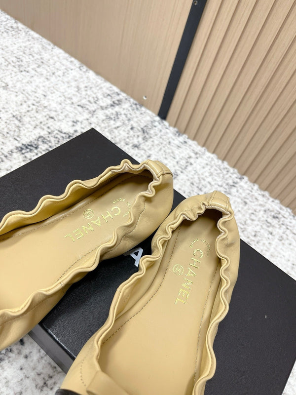 Chanel 26 Ruffle Brown Black Ballet Flats in Lambskin 591374