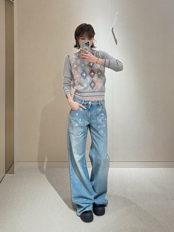 LV 25 V-Neck Embroidered Diamond Pattern Knit Cashmere Sweater