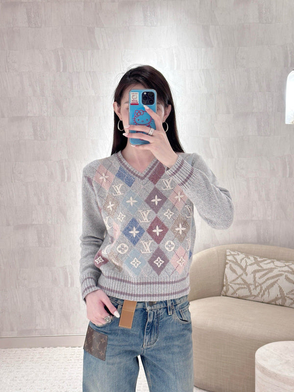 LV 25 V-Neck Embroidered Diamond Pattern Knit Cashmere Sweater