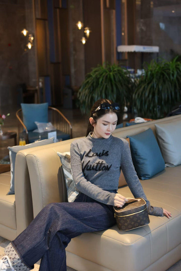 LV 25 Color-blocked Letter Embroidered Mock Neck Sweater