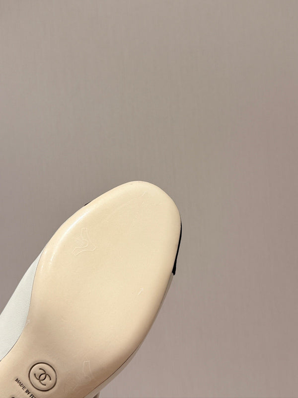 Chanel 26 Newest Runway Style Riding White Boots in Cowhide 598320