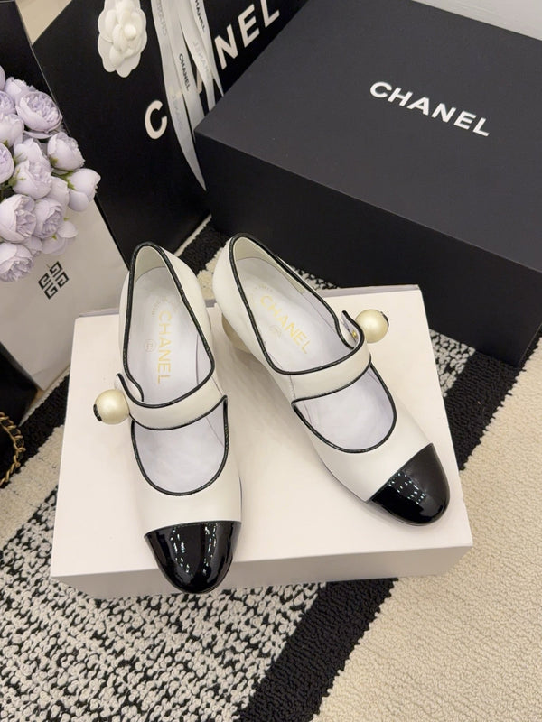 CC Pearl Heel with Rhinstone Clasp Mary Janes White Cowhide 602356