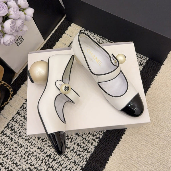 CC Pearl Heel with Rhinstone Clasp Mary Janes White Cowhide 602356