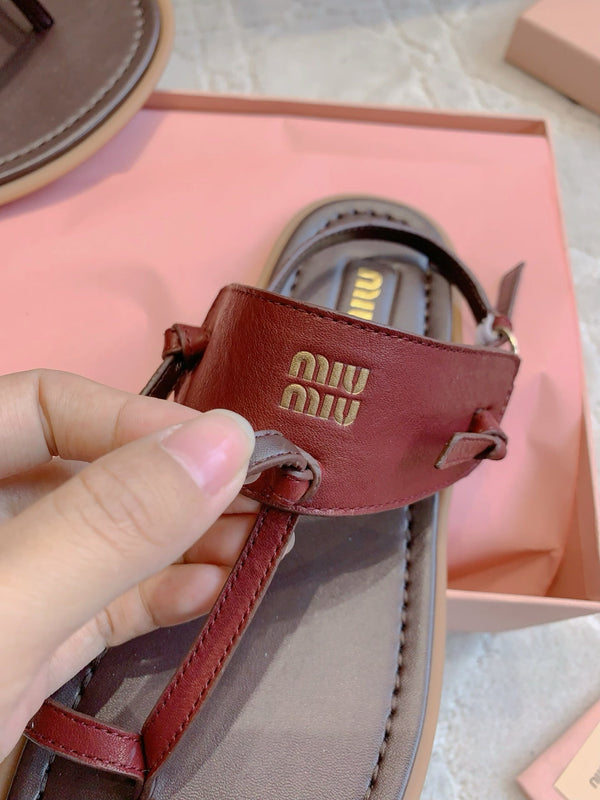 Miu Flip-flot Flat Sandal Burgundy in Cowhide 615339