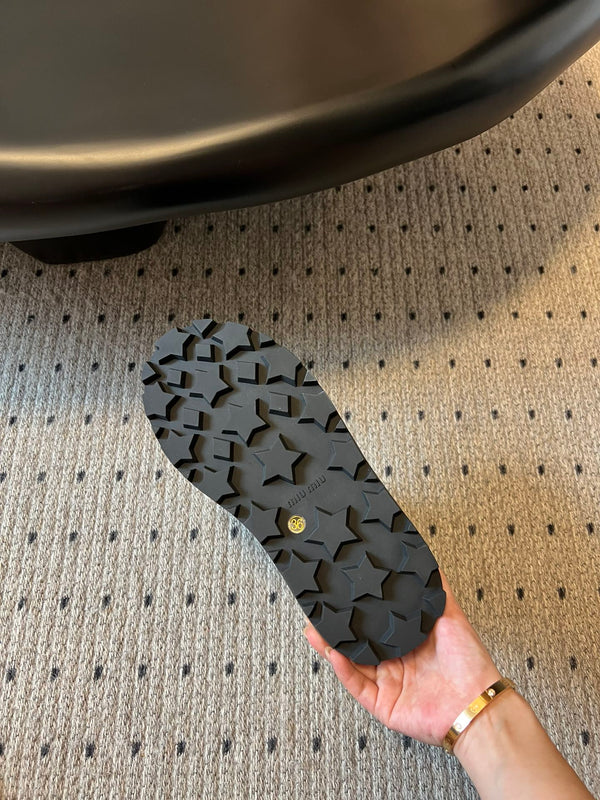 Miu 26 Snow Boots Black in Suede 614799