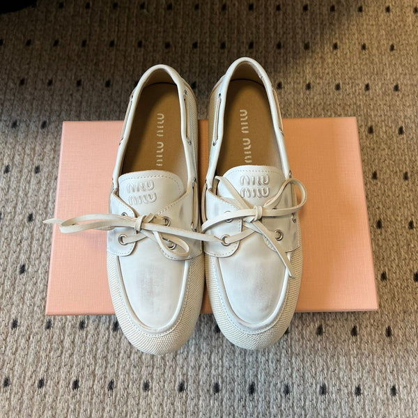 Miu Miu 26SS Bow-Knot Loafers Cream in Sheepskin 614563
