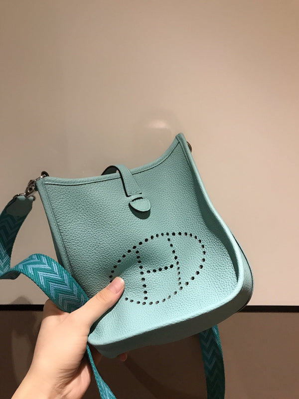 HM EVELYNE MINI 18 SAPPHIRE TOGO