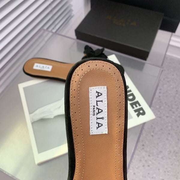 Alaia 25 Flower Slippers Black Sheepskin 293157