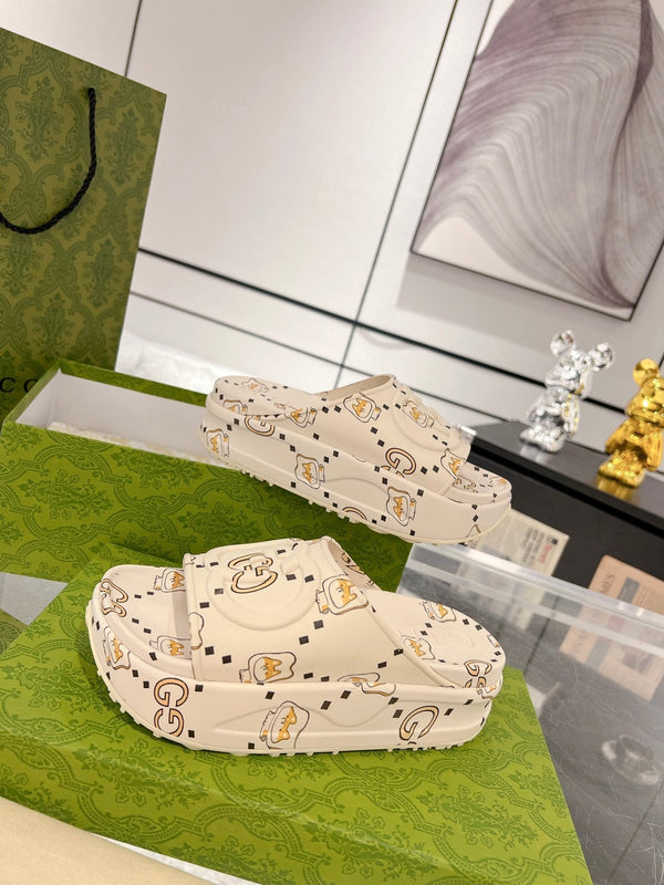 GC 25 Interlocking G 50mm Slide Sandal Monogram Beige Cowhide 292389