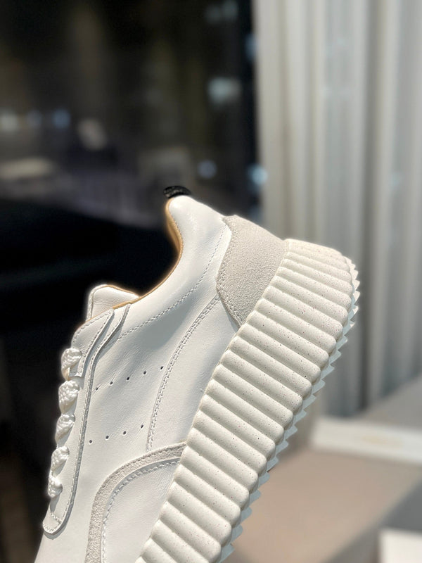 CHLOÉ NAMA SNEAKER IN WHITE LAMBSKIN AND DOVE GREY SUEDE