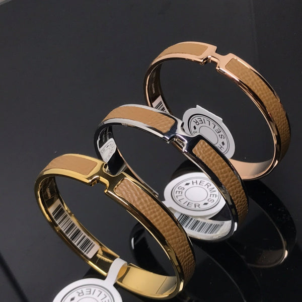 H Pig Nose Brown Bracelet