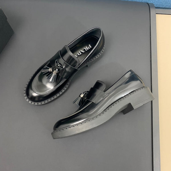 PRA LOAFER IN GLOSSY BLACK LEATHER WITH TASSEL