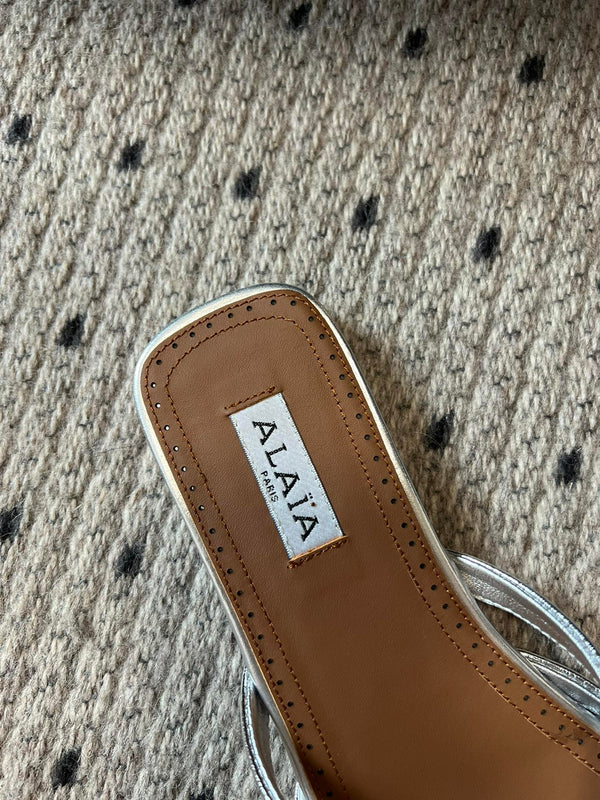Alaia 25 Infradito Fishnet Flat Mules Silver Lampskin 303712