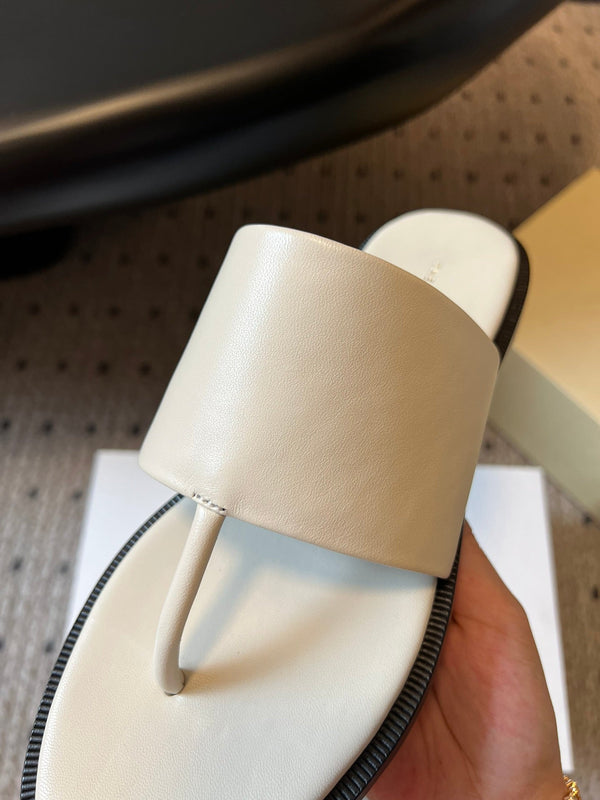 Signum Flat Sandal in White Sheepskin 282428