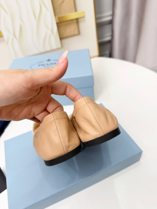 Prada 26s Bow Ballet Flats Beige White Sheepskin 624086