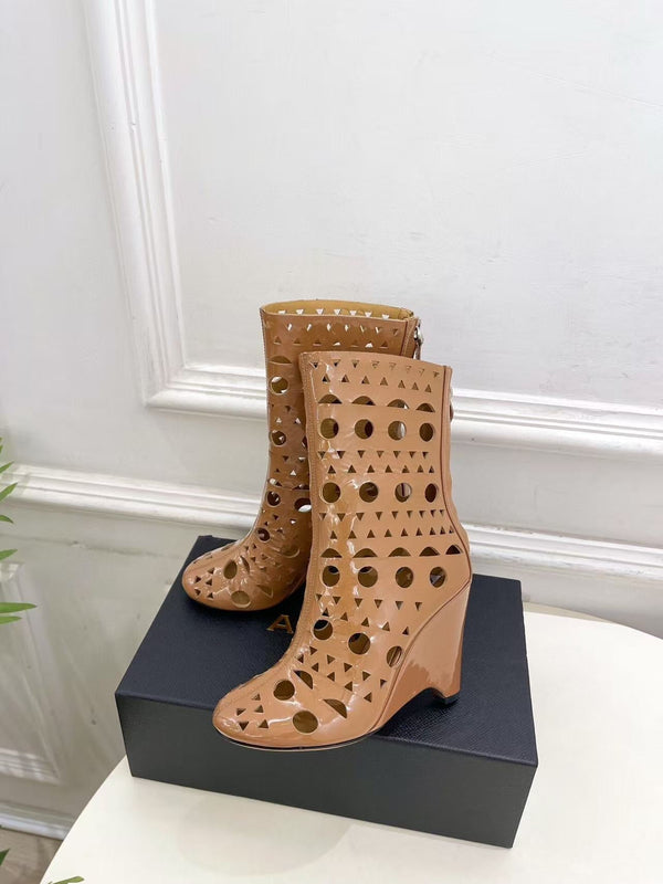 Alaïa Vienne Low-Cut Wedge Boots 90mm  Brown Suede Perforated