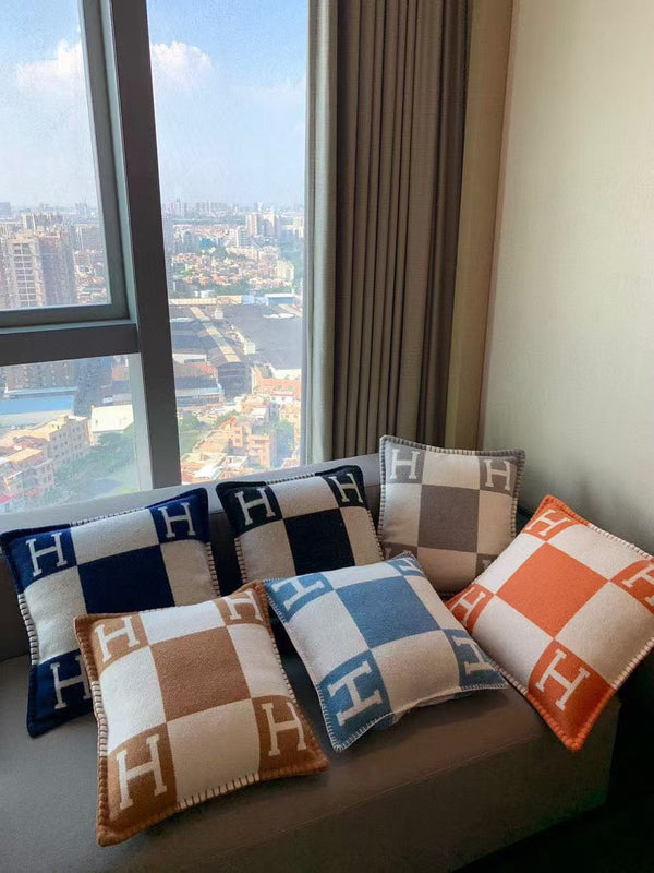 HM Throw pillow 50 x 50 Cashmere