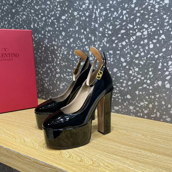Valentino Garavani Pumps Black Patent Leather