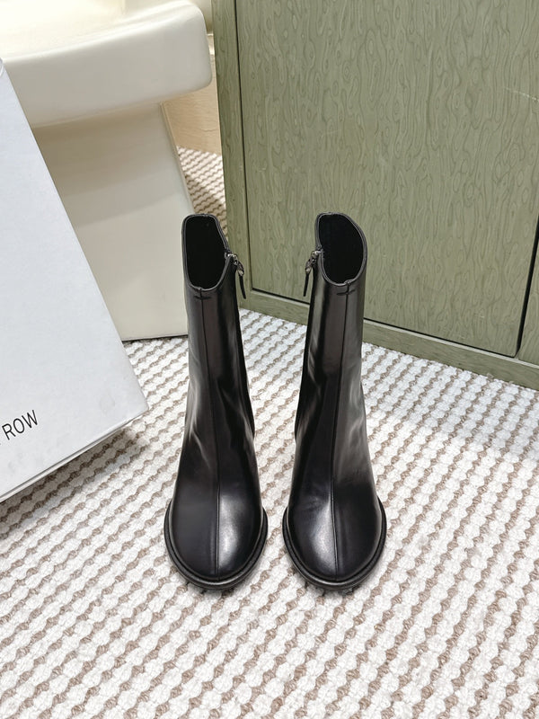 The Row 2025 Chunky Heel Round Toe Ankle Boot Black Leather 572087