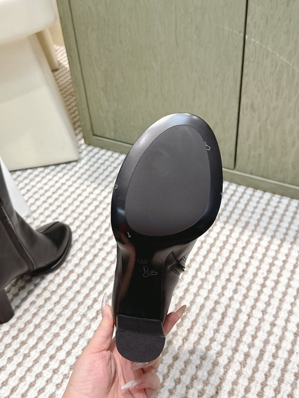 The Row 2025 Chunky Heel Round Toe Ankle Boot Black Leather 572087