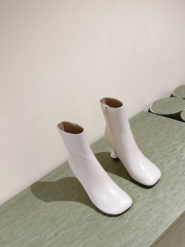 Loewe Round-Toed Boots 85mm White Mixed Sheepskin 448452