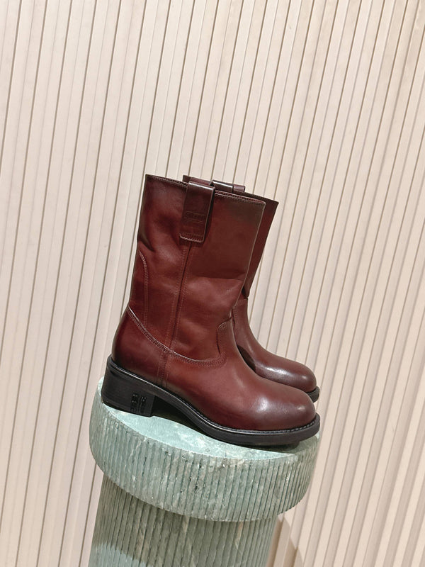 MiuMiu's 26SS Runway Slouch Boots Burgundy Leather 533042