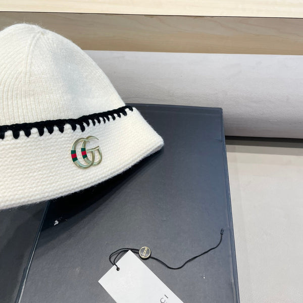 BEANIE HAT IN WHITE WOOL 416412