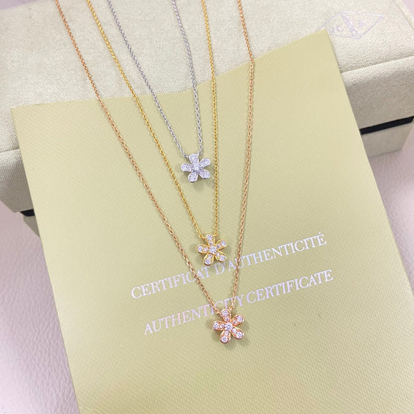 VCA Flower 1 Motifs Diamond Necklace