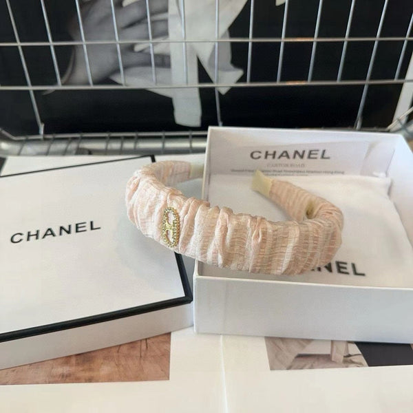 WHITE CREAM FABRIC WITH GOLD LOGO HAIRBAND 414447