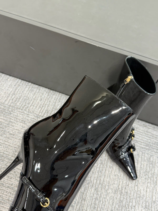 Miu short boots 90mm black patent leather 417986
