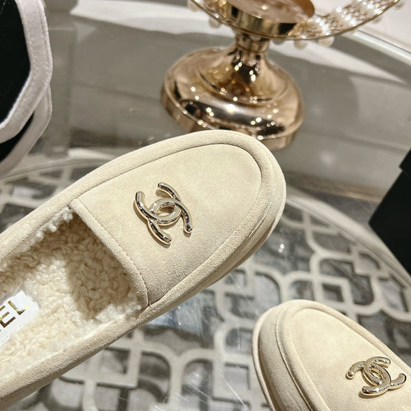 CC 25A Loafer Light Beige Sherpa Suede