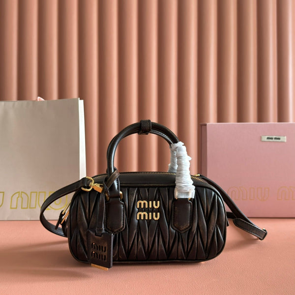 Miu Arcadie Matelassé Bag 22cm Black Nappa Leather