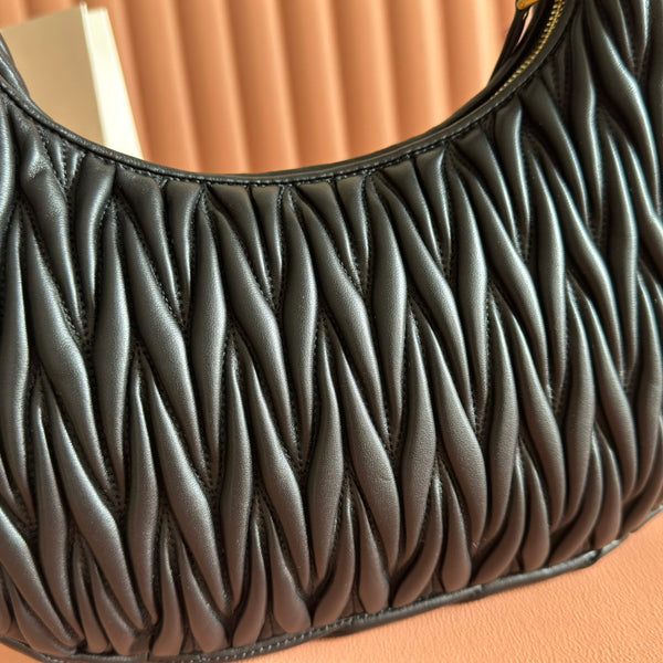 Miu Wander Matelassé Shoulder Bag 29cm Black Lambskin