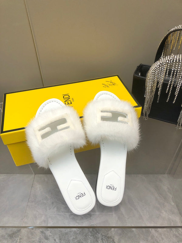 FENDI BAGUETTE MINK SLIDE SLIPPER IN WHITE FUR
