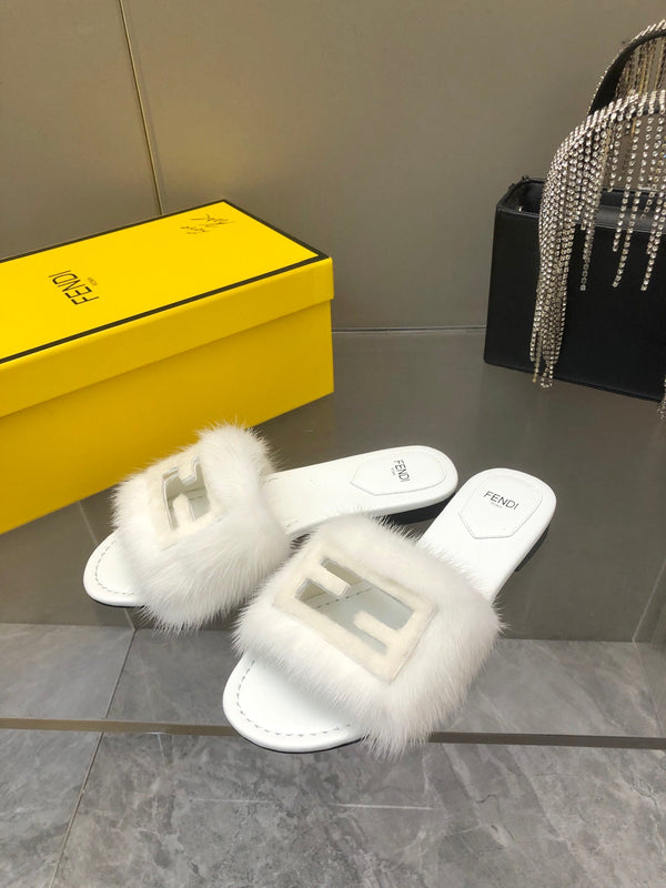 FENDI BAGUETTE MINK SLIDE SLIPPER IN WHITE FUR