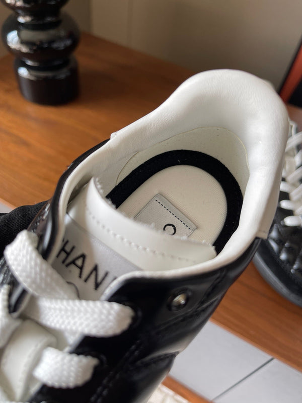 CC 26ss Low-Top Sneaker Black Leather 623159