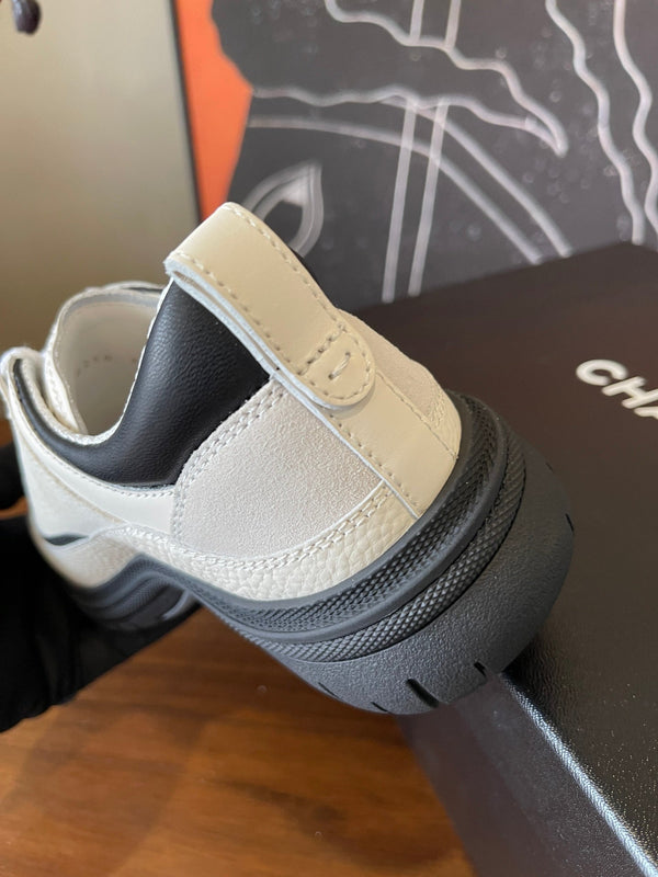 CC Spring Summer Sneaker Black White Suede Leather 623167