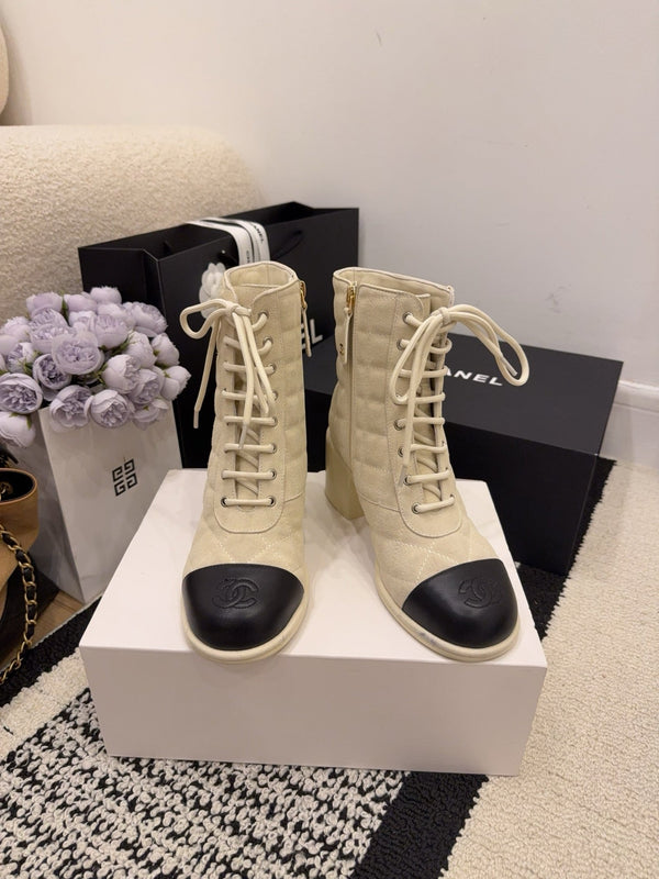CC 26 Quilted Lace-up Boot Cream Black Suede Calfskin