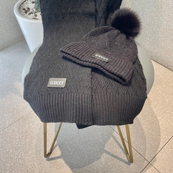 SET SCARF AND HAT IN BLACK WOOL AND FOX FUR 420833