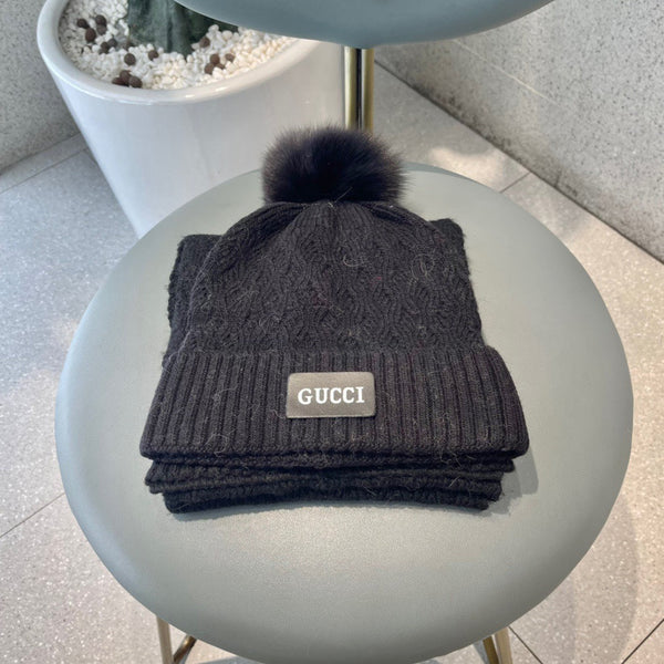 SET SCARF AND HAT IN BLACK WOOL AND FOX FUR 420833