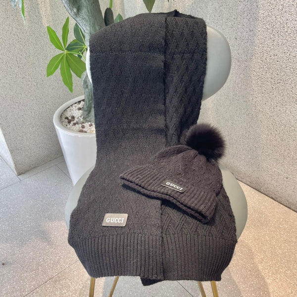 SET SCARF AND HAT IN BLACK WOOL AND FOX FUR 420833