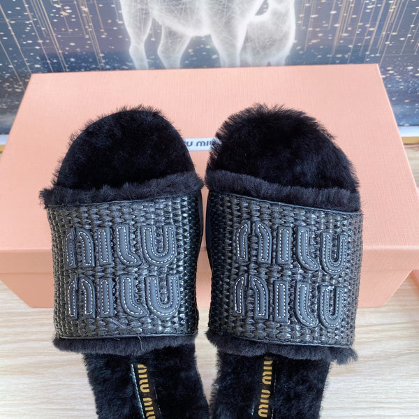 Miu Slipper Black Woven Raffia