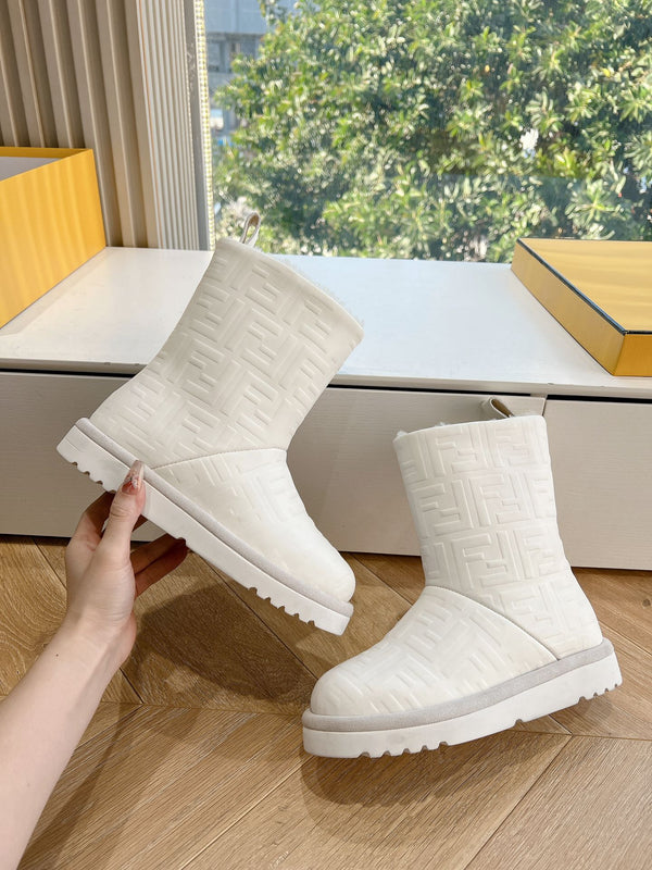Fendi Apres Chic with FF chamois Boots White Cowhide 475229