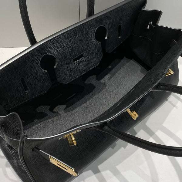 HM Shoulder Birkin 42 Black Cowhide with Gold Hardware 237640