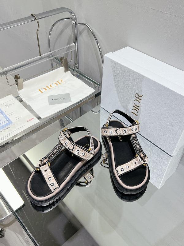 CD D-Wave Sandal In Light Pink Black Cowhide 100761